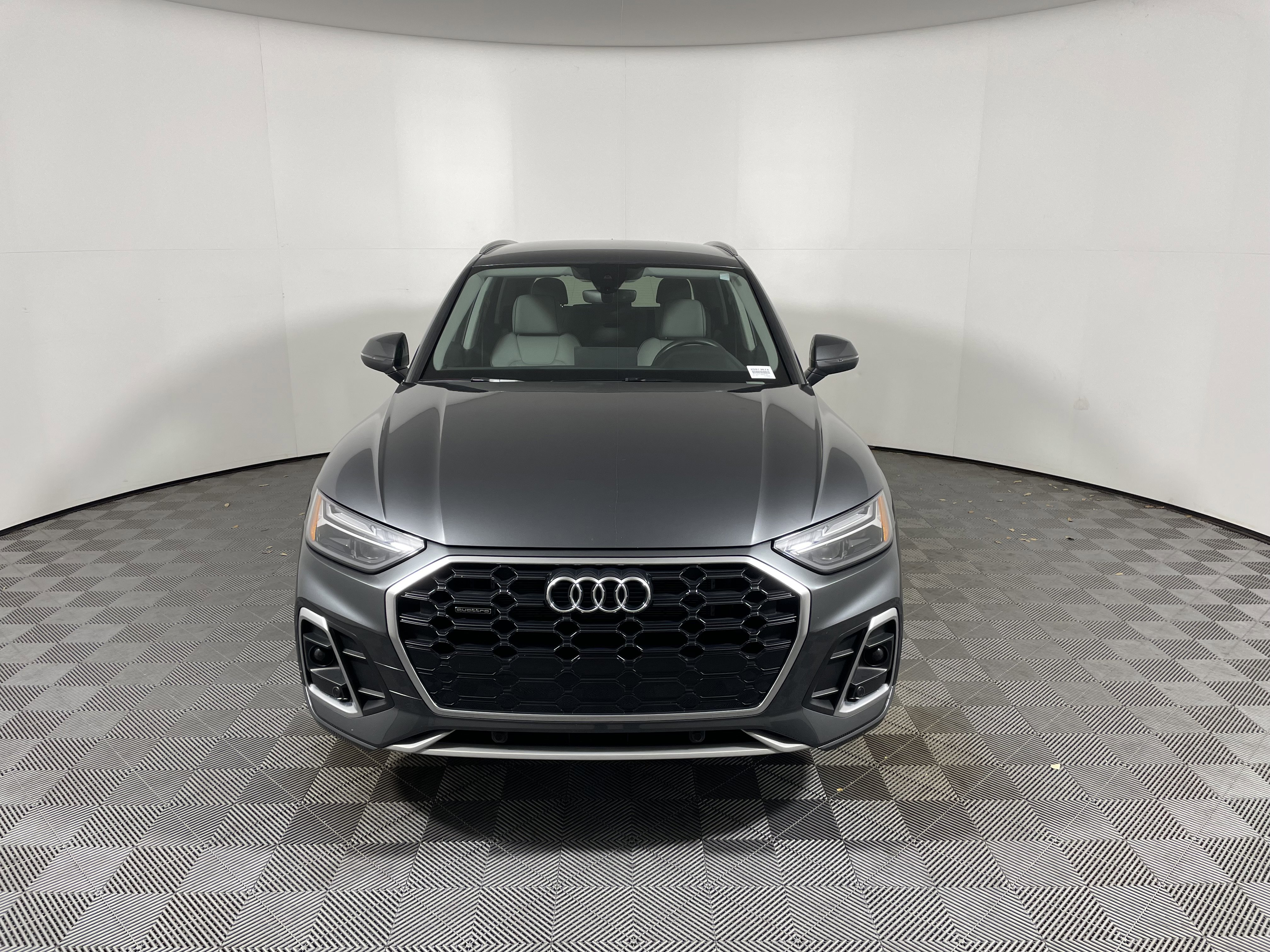 Used 2022 Audi Q5 e Premium w/ Convenience Package image 8