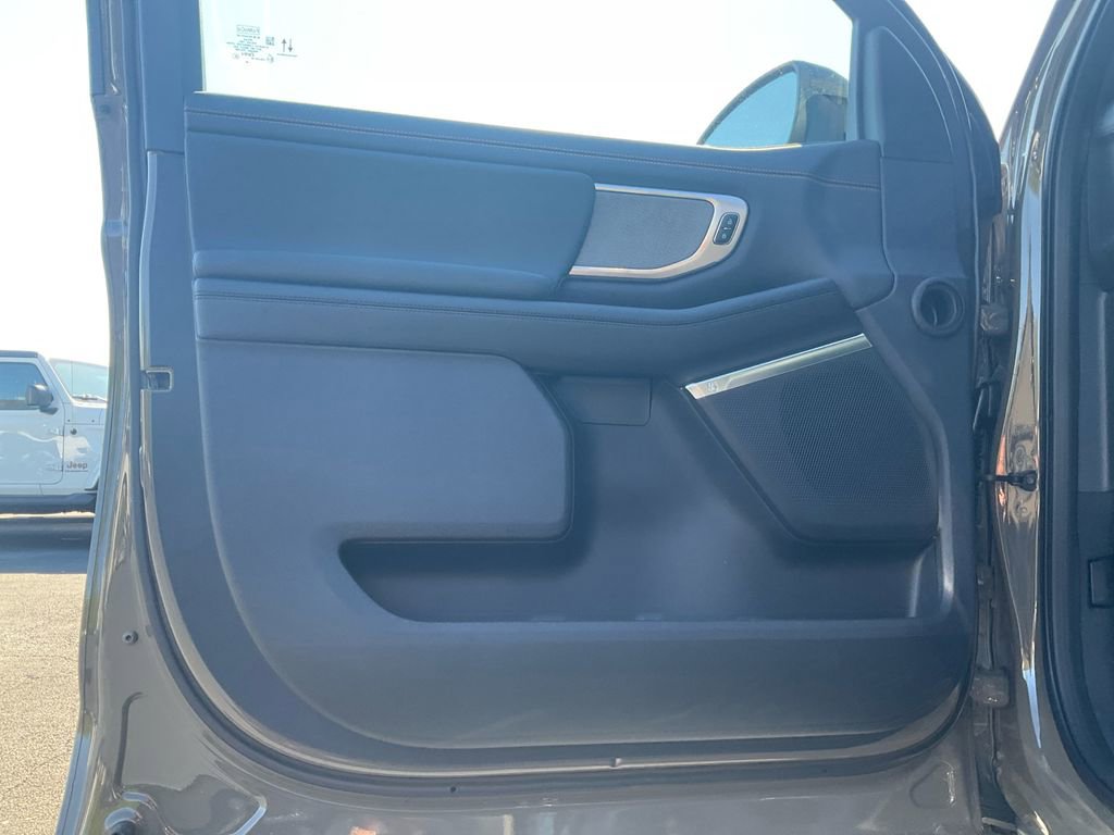 New 2026 Ford Expedition Tremor image 17