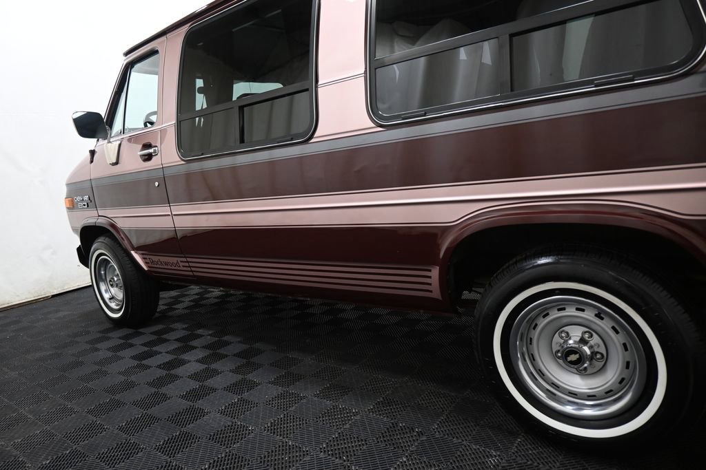 Used 1990 Chevrolet G20 RWD image 9