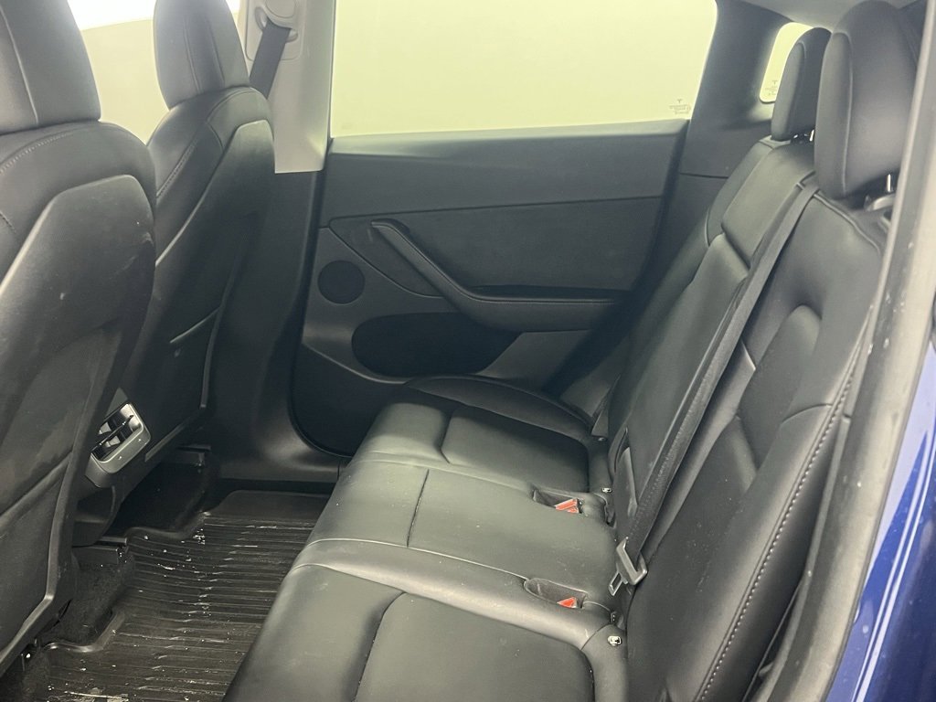 Used 2022 Tesla Model Y Long Range image 9