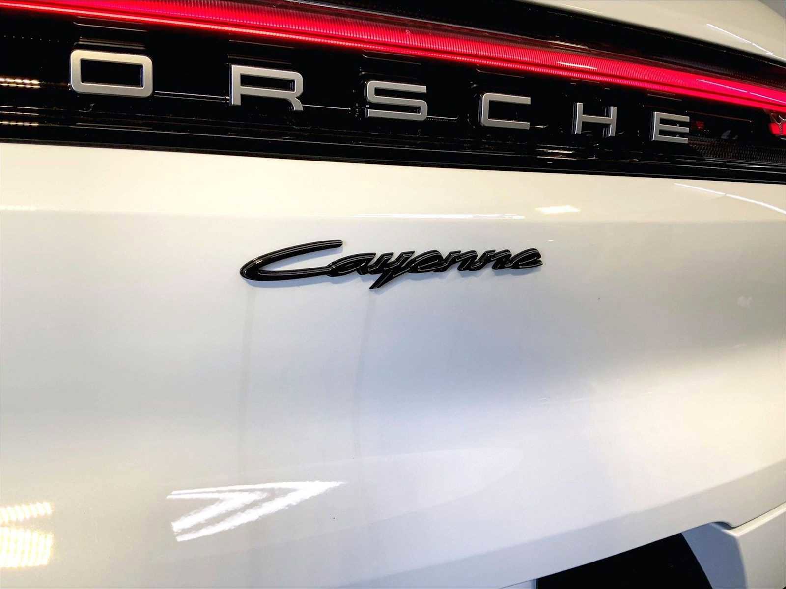 New 2025 Porsche Cayenne E-Hybrid image 19