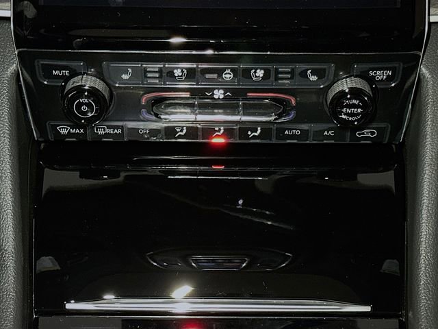 New 2025 Jeep Grand Cherokee Limited w/ Luxury Tech Group II image 10