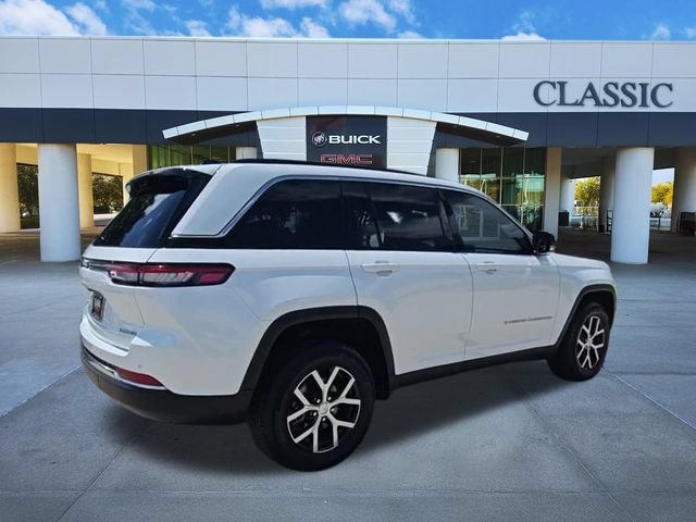 Used 2024 Jeep Grand Cherokee Limited AWD/4WD image 8