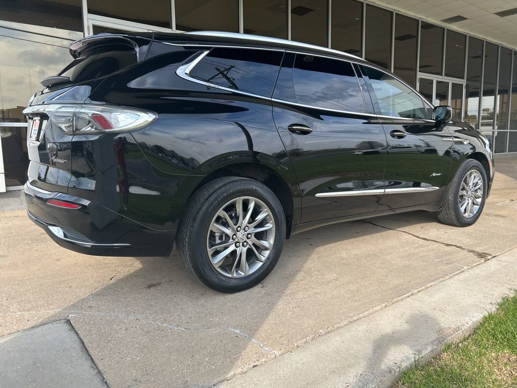 Used 2023 Buick Enclave Avenir w/ Avenir Technology Package image 7