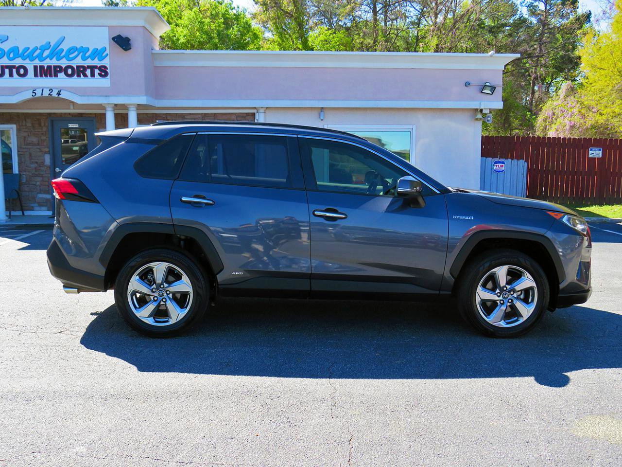 Used 2019 Toyota RAV4 Limited image 6