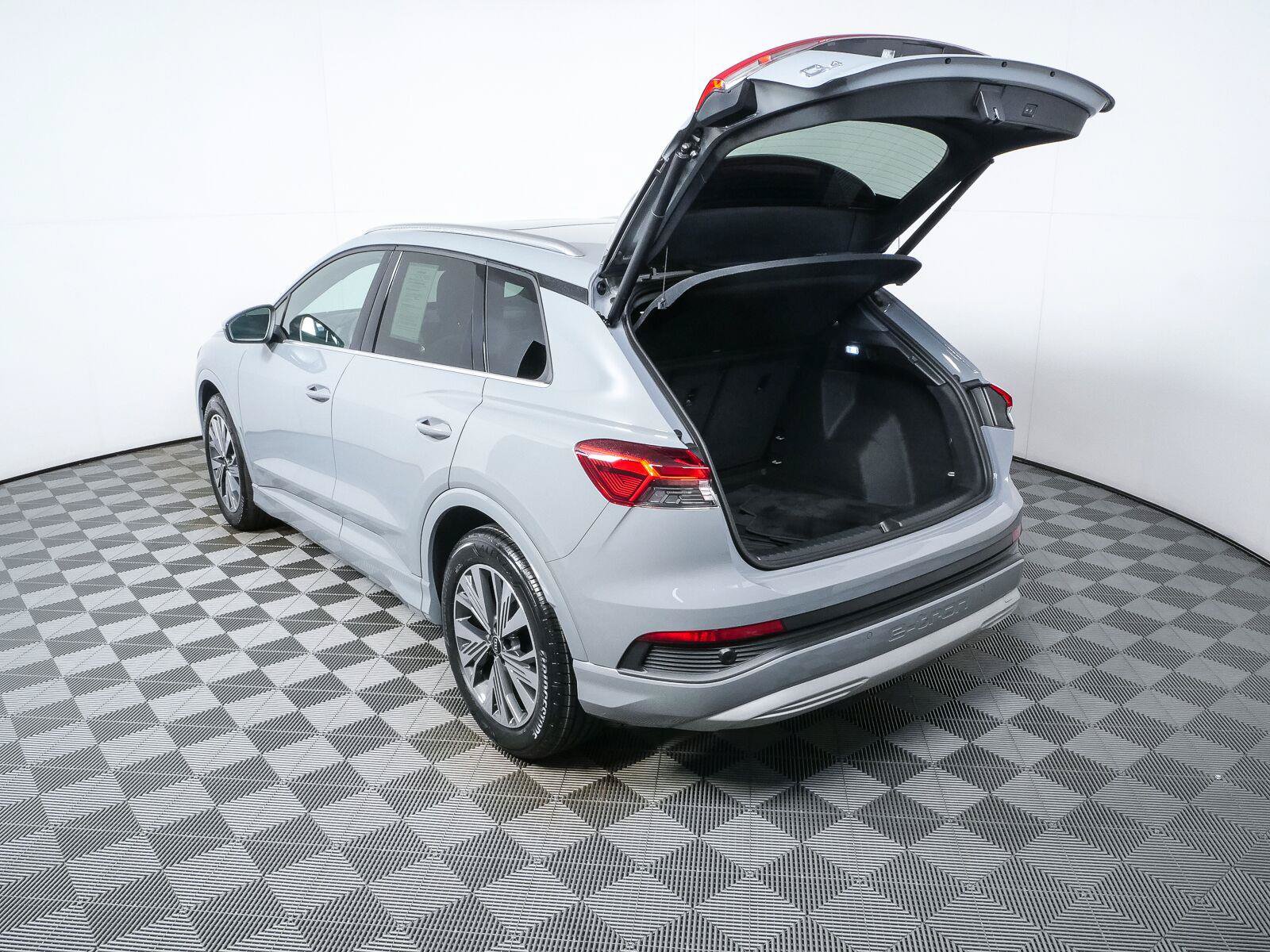 Used 2024 Audi Q4 e-tron Premium w/ Convenience Package RWD image 28