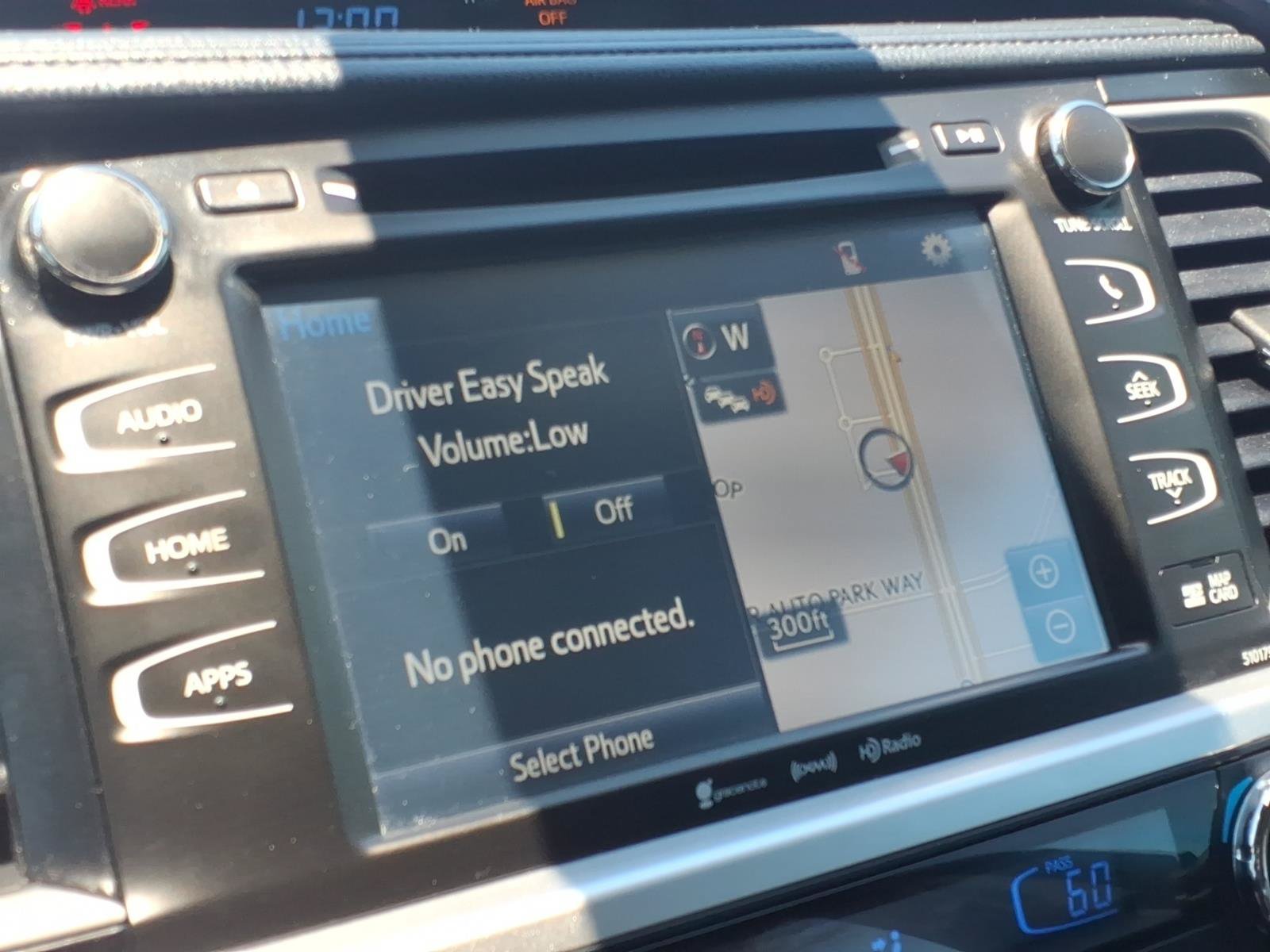 Used 2018 Toyota Highlander XLE AWD/4WD image 16