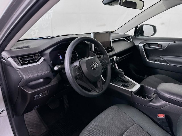 Used 2023 Toyota RAV4 XLE AWD/4WD image 9