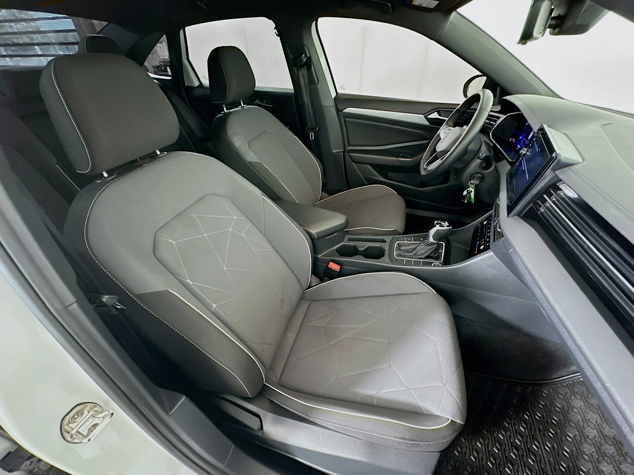 Used 2025 Volkswagen Jetta Sport image 28