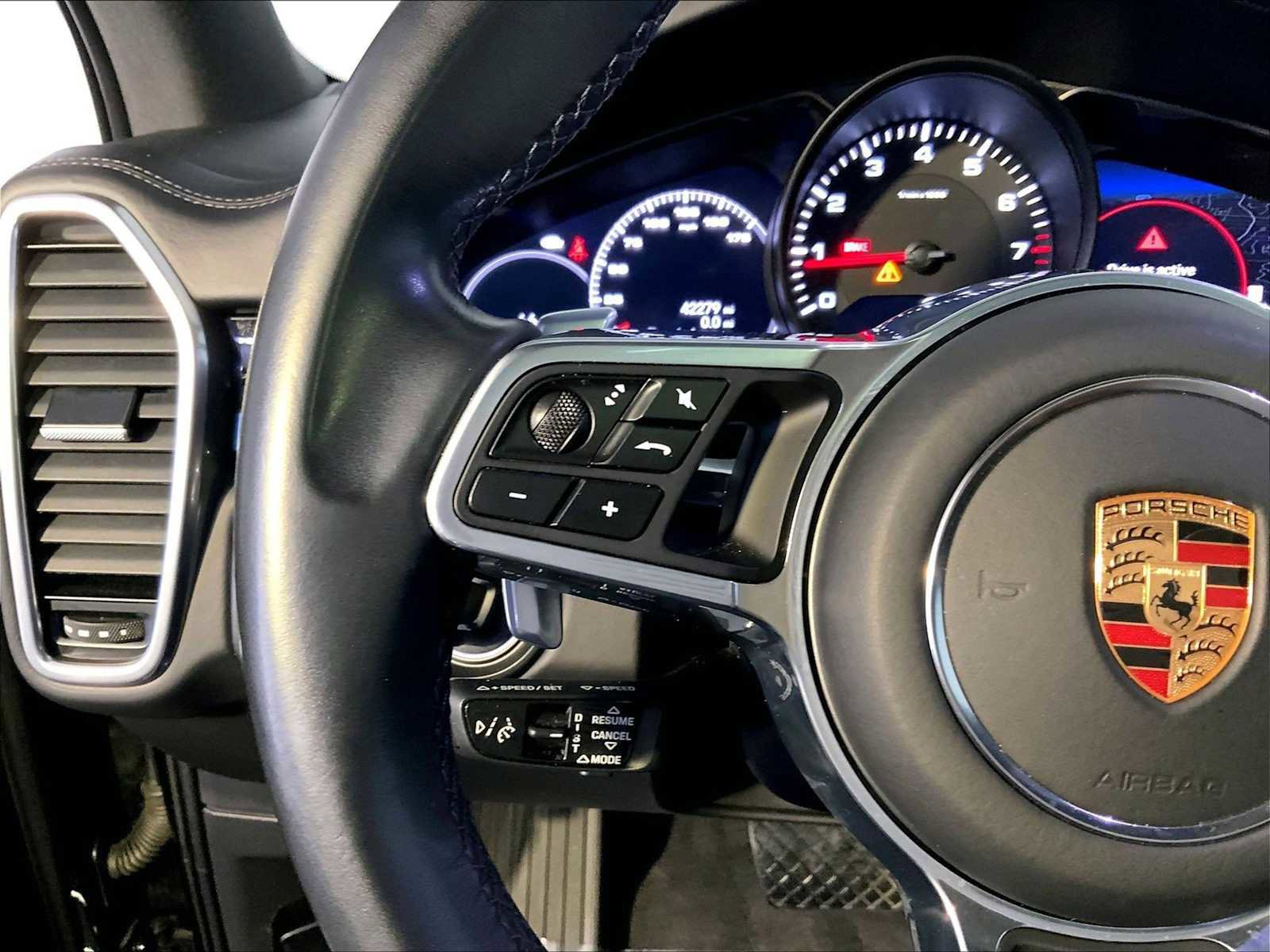 Certified 2023 Porsche Cayenne Platinum Edition AWD/4WD image 27