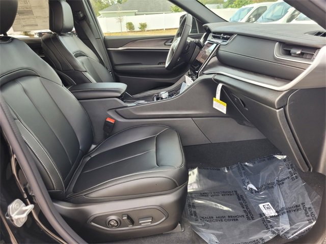 New 2025 Jeep Grand Cherokee Limited image 14