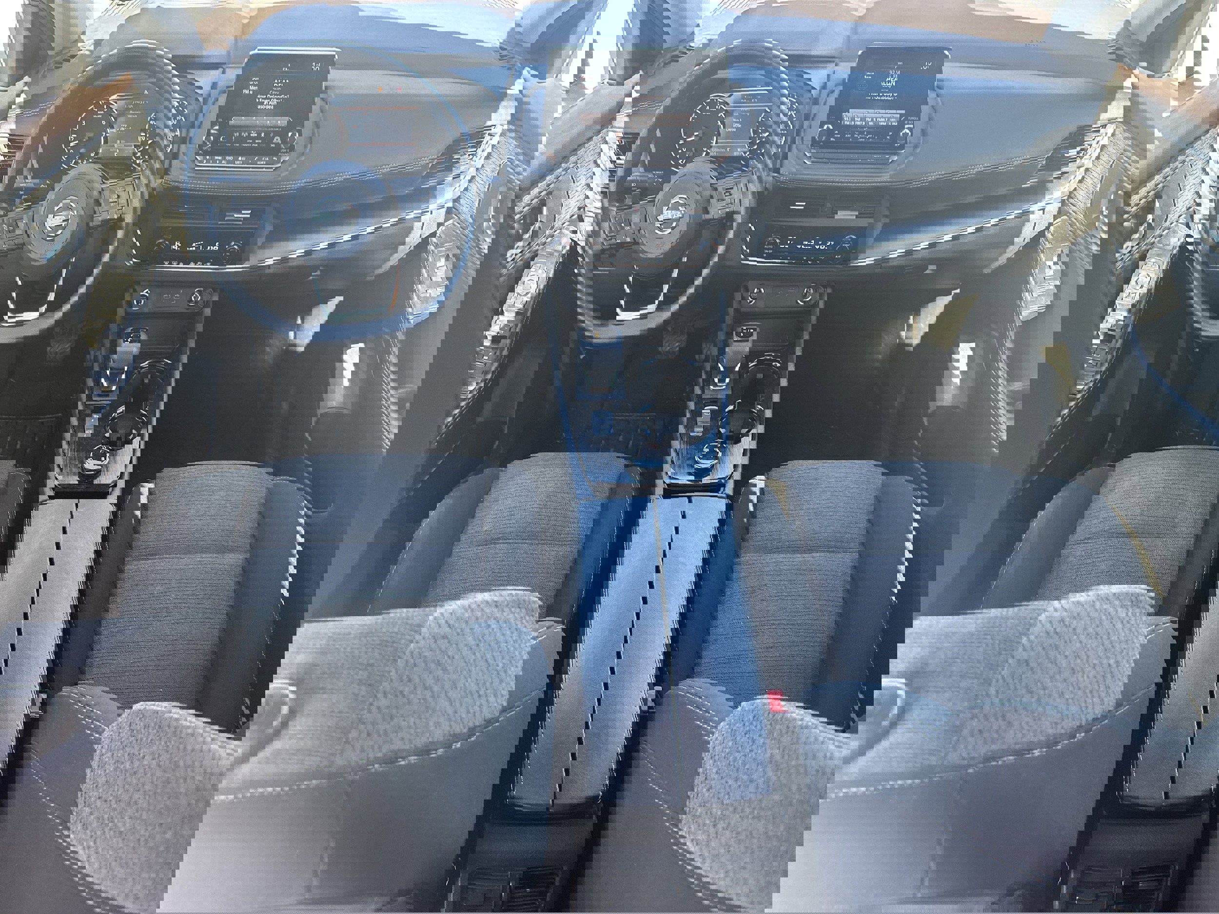 Used 2023 Nissan Rogue SV image 22