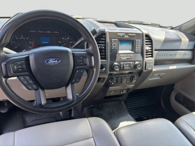 Used 2019 Ford F550 2WD Regular Cab Super Duty image 10
