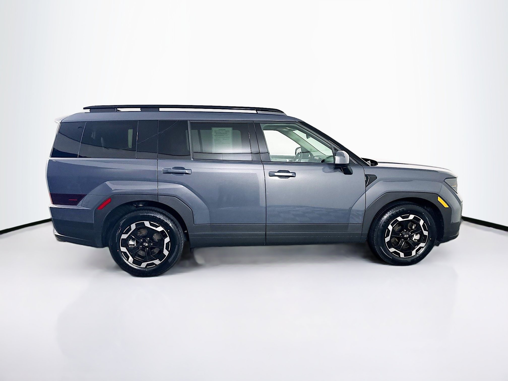 Used 2025 Hyundai Santa Fe SEL FWD image 10