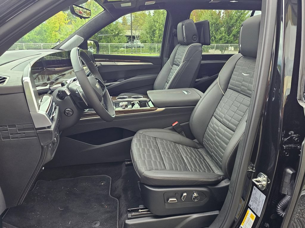 New 2026 Cadillac Escalade ESV Platinum Sport AWD/4WD image 23