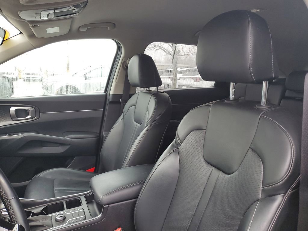 Used 2021 Kia Sorento S image 10