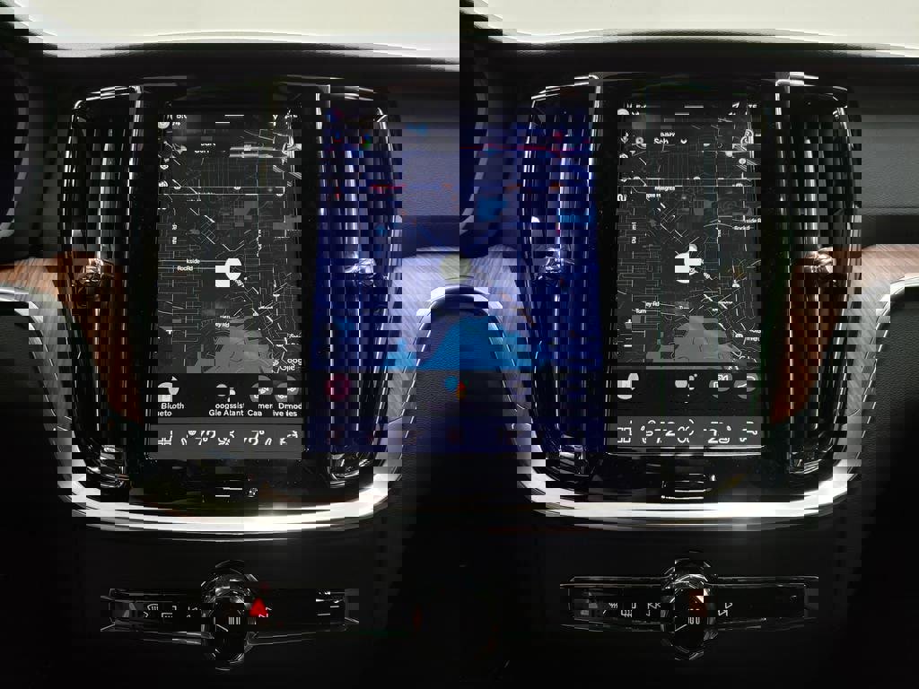 New 2026 Volvo V60 B5 Cross Country Plus w/ Protection Package Premier image 11