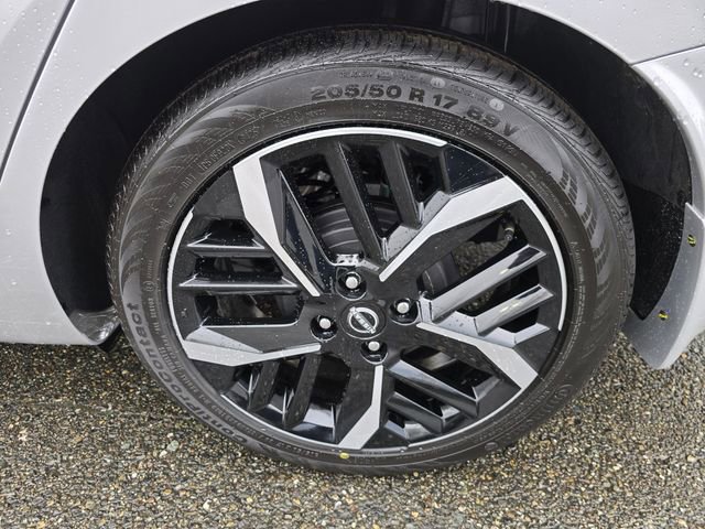 New 2025 Nissan Versa SR image 12