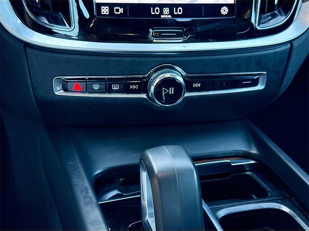 Used 2023 Volvo S60 B5 Plus image 17