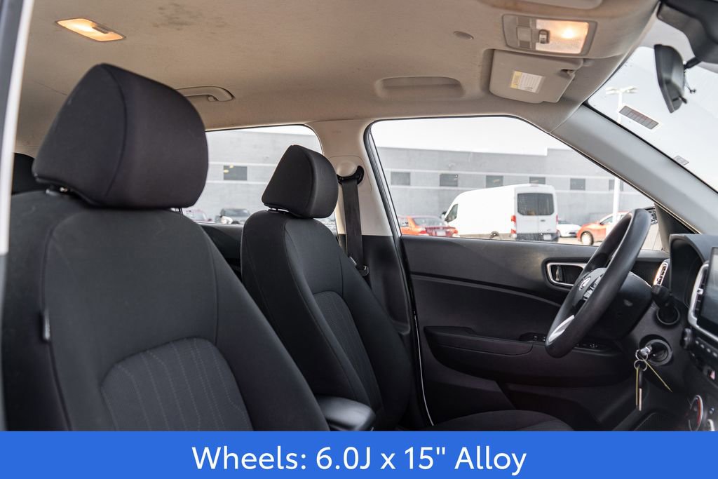 Used 2023 Hyundai Venue SE FWD image 12