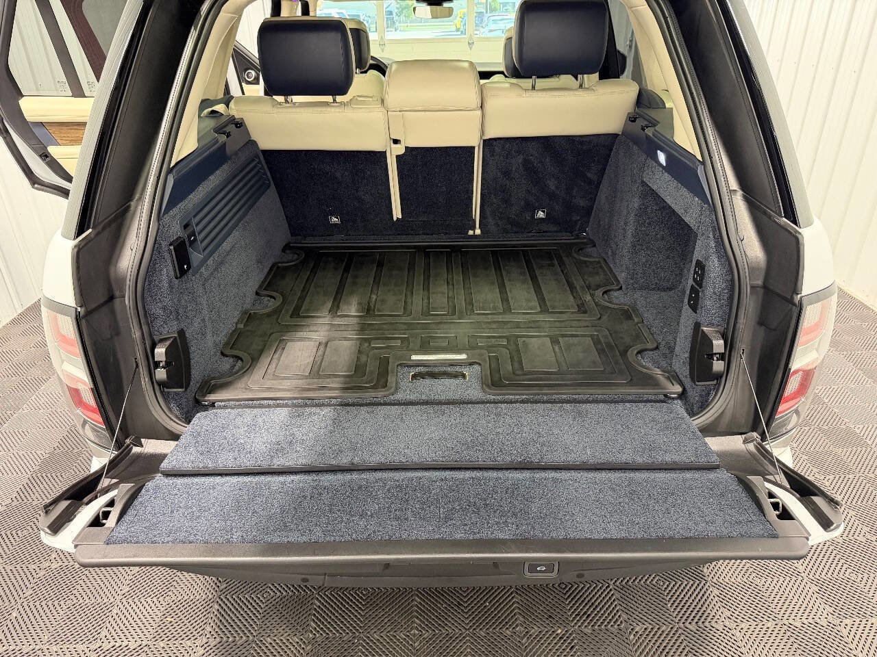 Used 2019 Land Rover Range Rover Supercharged image 15