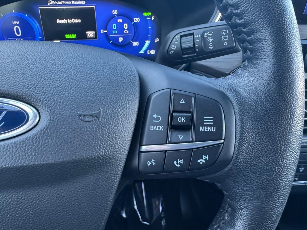 Certified 2020 Ford Escape Titanium AWD/4WD image 25