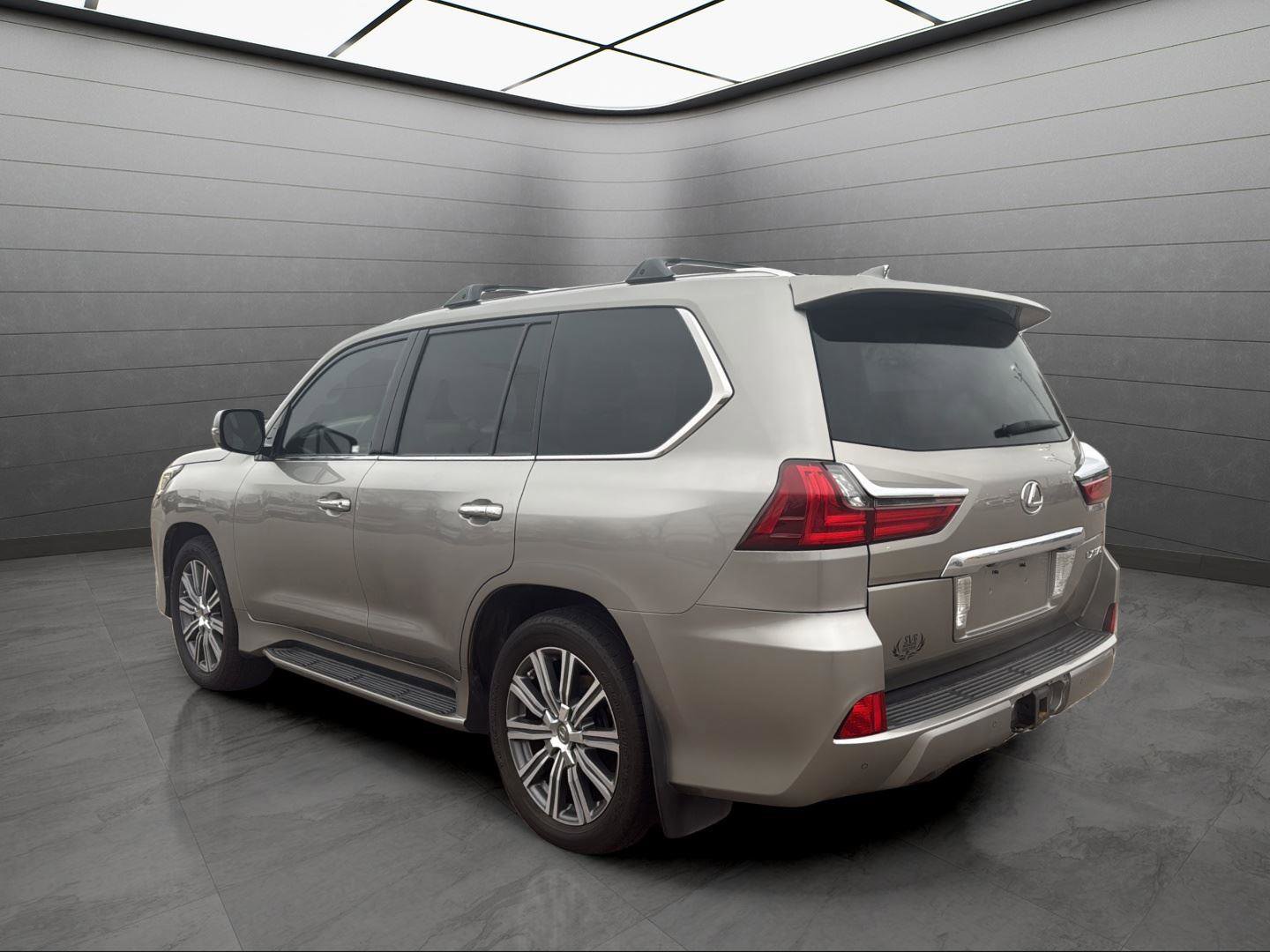 Used 2016 Lexus LX 570 4WD image 4