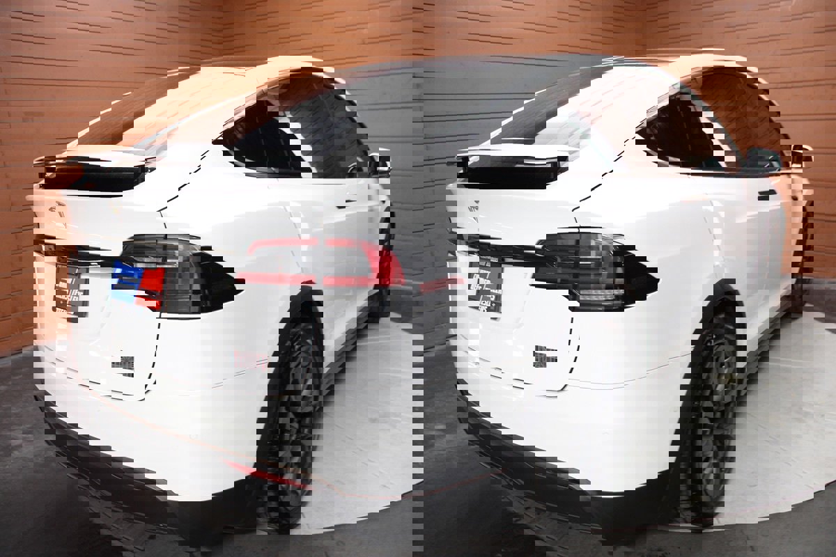 Used 2022 Tesla Model X Plaid image 4