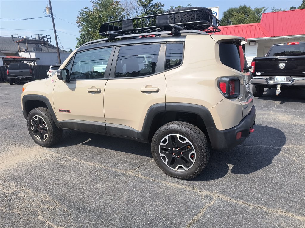 Used 2015 Jeep Renegade Trailhawk w/ Trailer Tow Group AWD/4WD image 3