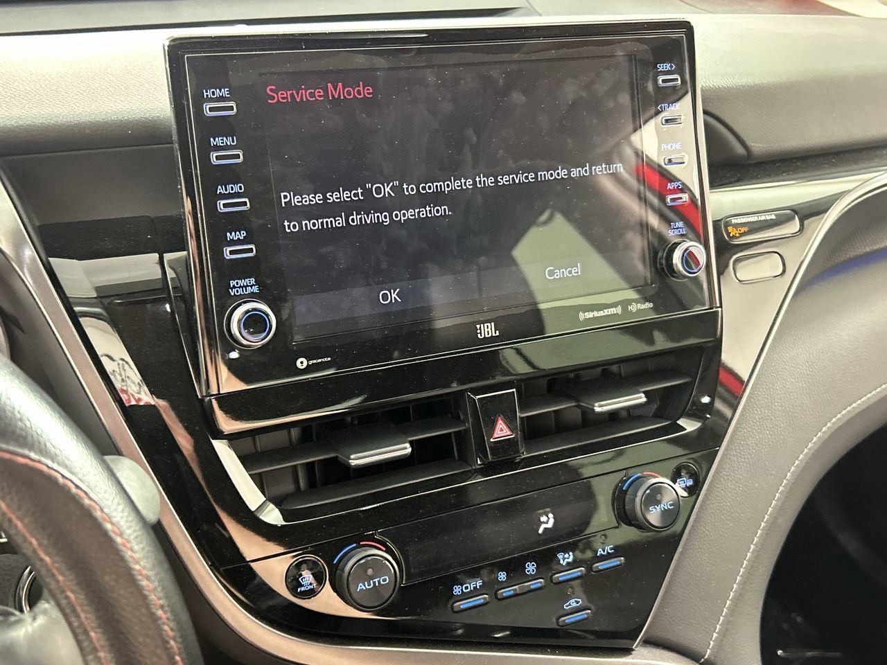 Used 2024 Toyota Camry XSE w/ Navigation Package image 15