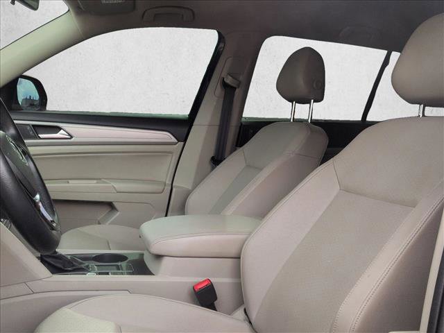 Used 2019 Volkswagen Atlas SE w/ Towing Package image 16