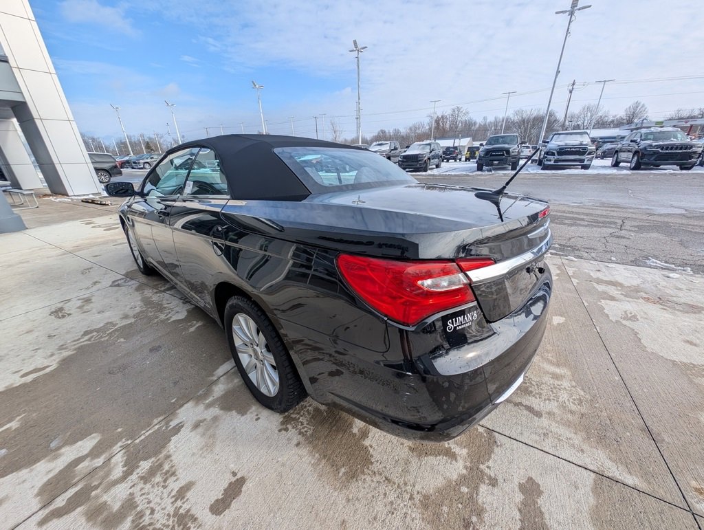 Used 2013 Chrysler 200 Touring w/ Cold Weather Group image 5