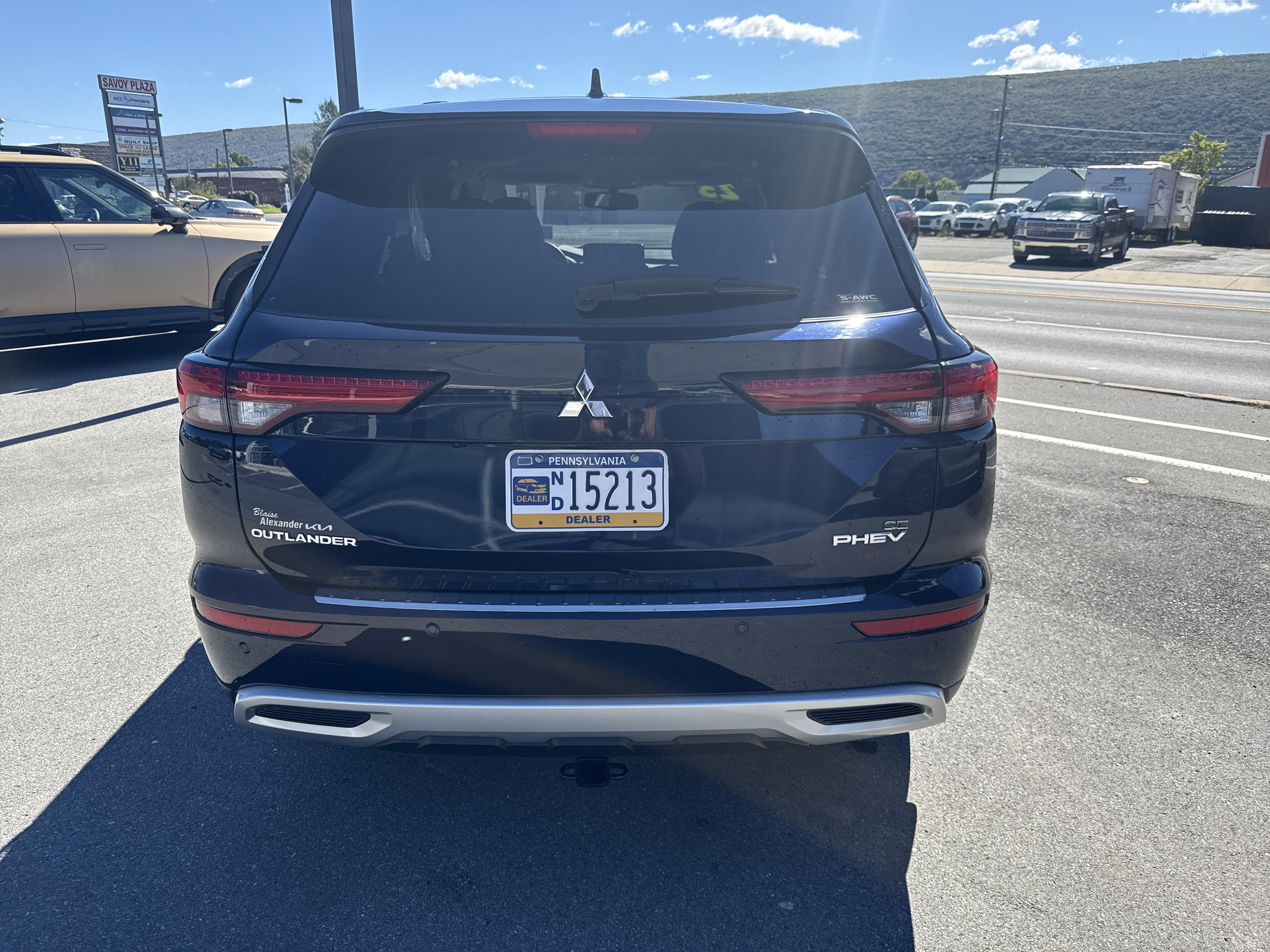 Used 2023 Mitsubishi Outlander SE AWD/4WD image 4