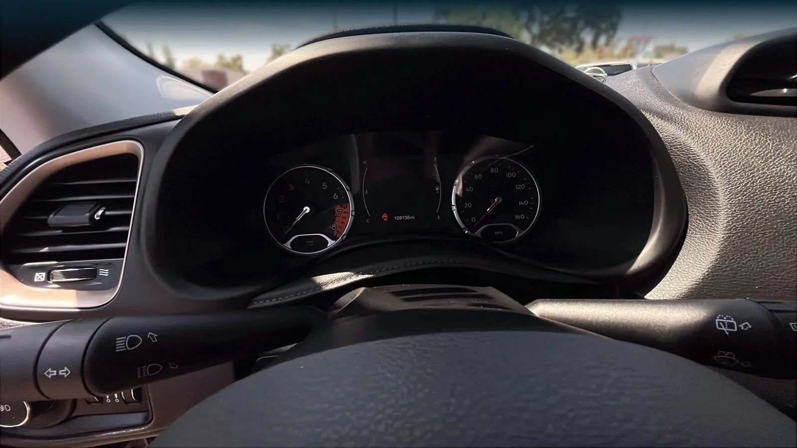 Used 2017 Jeep Renegade Latitude AWD/4WD image 10