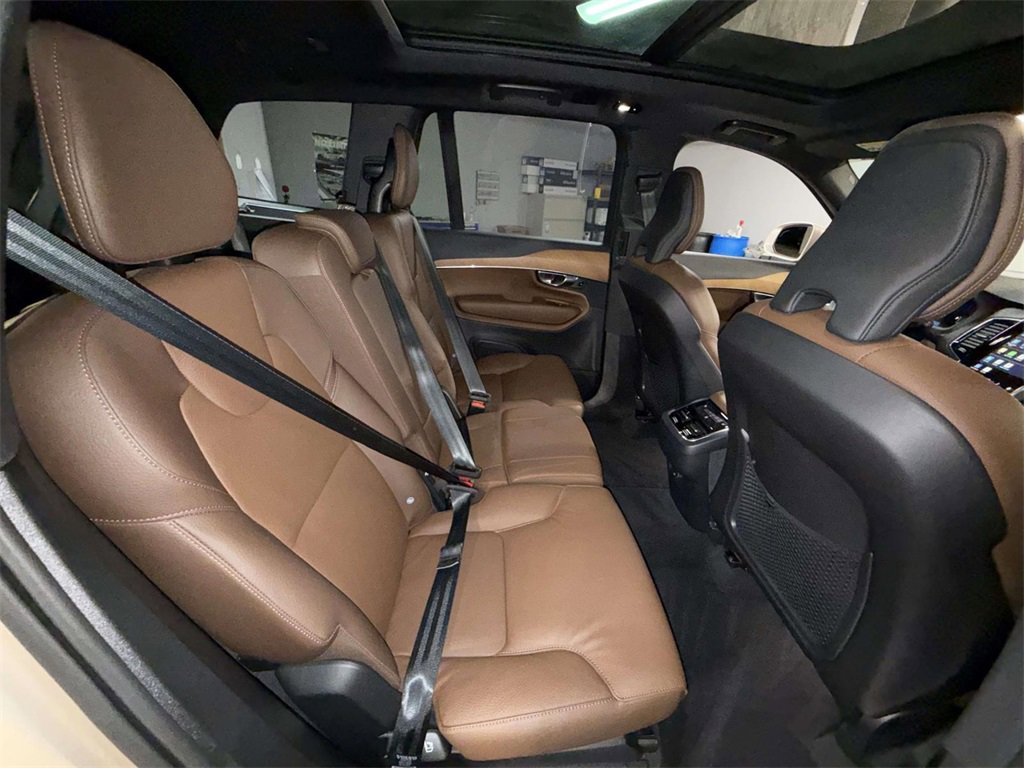Certified 2025 Volvo XC90 B6 Plus image 16