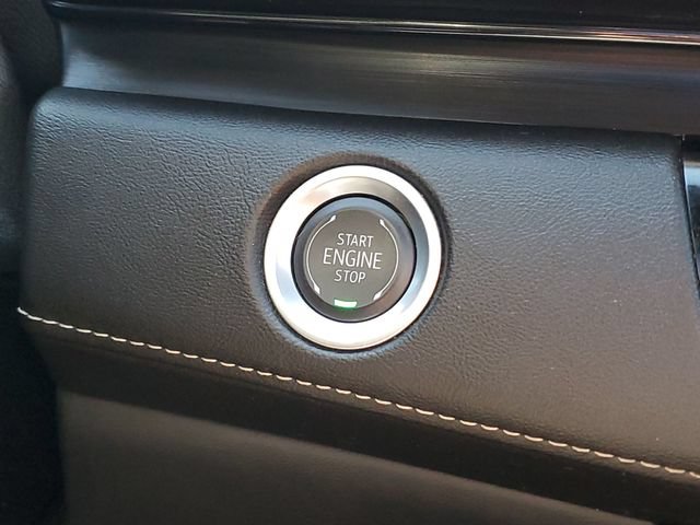 Used 2024 Cadillac Escalade Premium Luxury w/ LPO, Floor Liner Package AWD/4WD image 19