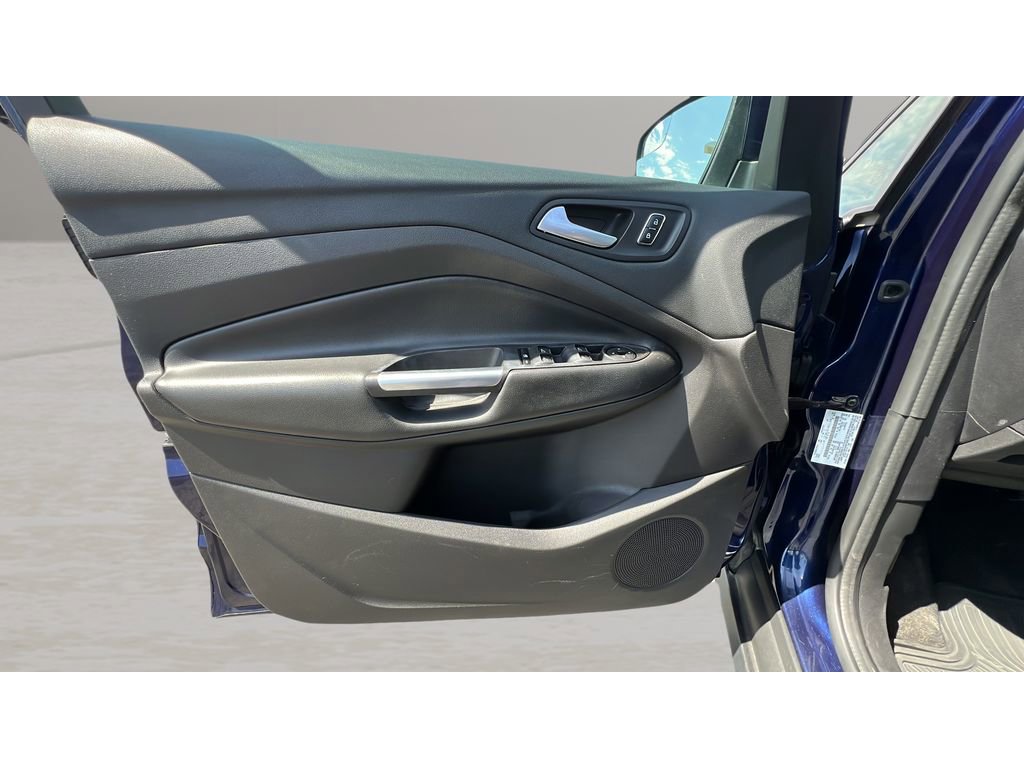 Used 2016 Ford C-MAX Energi SEL w/ Equipment Group 301A FWD image 26