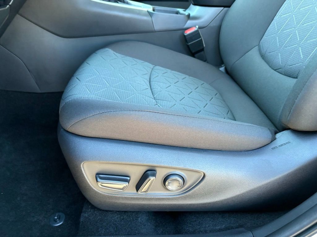Used 2025 Toyota RAV4 XLE w/ Convenience Package image 24