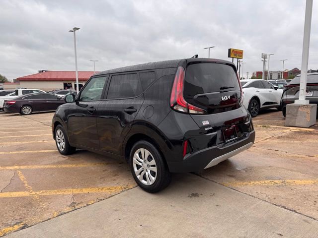 Used 2025 Kia Soul LX image 15