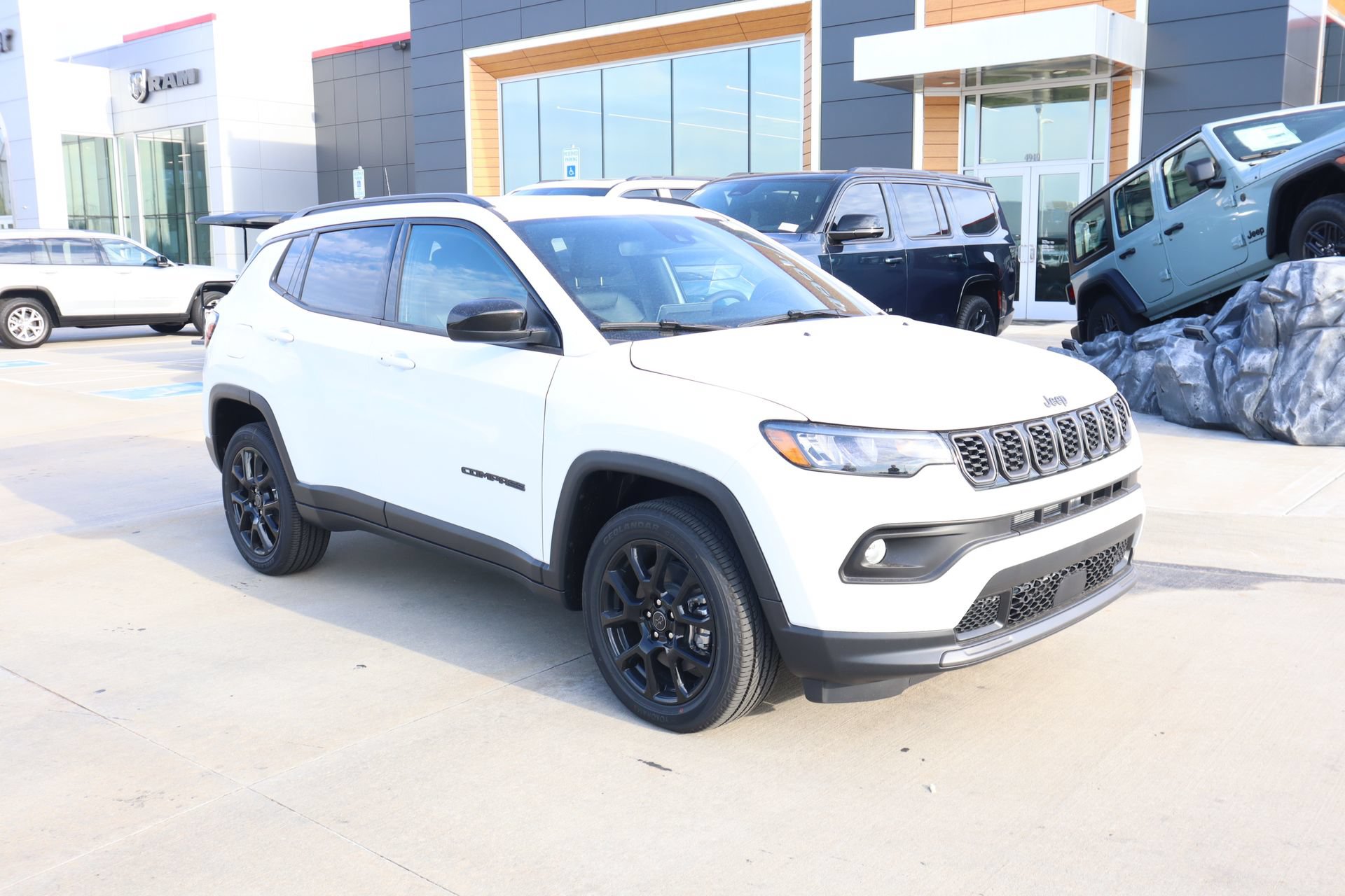 New 2026 Jeep Compass Latitude AWD/4WD image 1