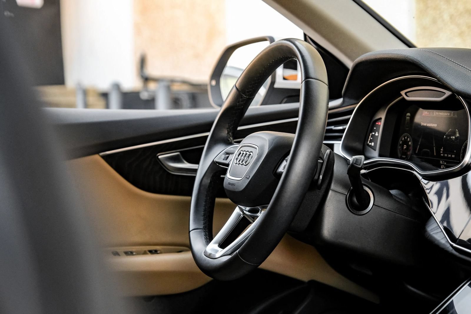 Used 2023 Audi Q8 Premium w/ Convenience Package AWD/4WD image 13