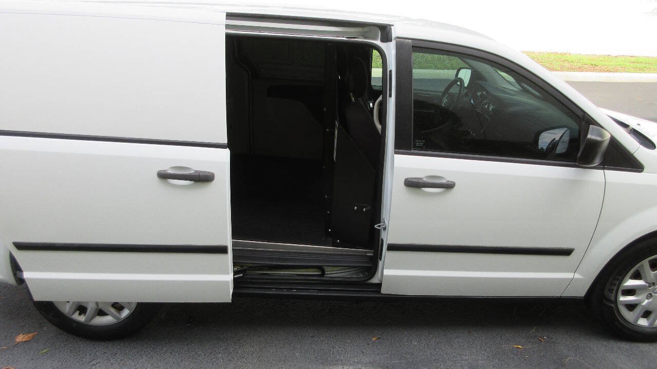 Used 2014 RAM C/V Tradesman FWD image 19