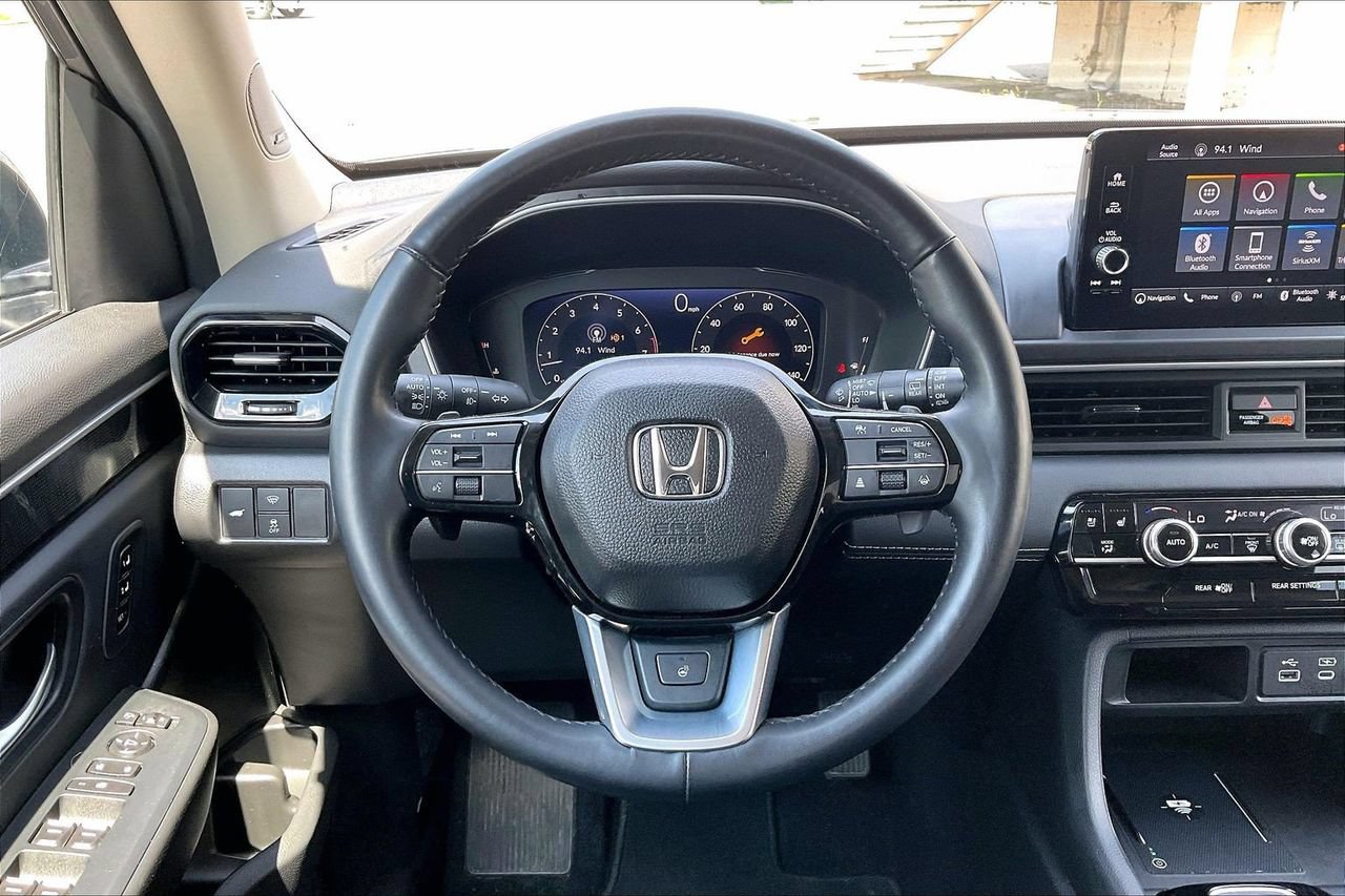 Used 2025 Honda Pilot Elite image 10