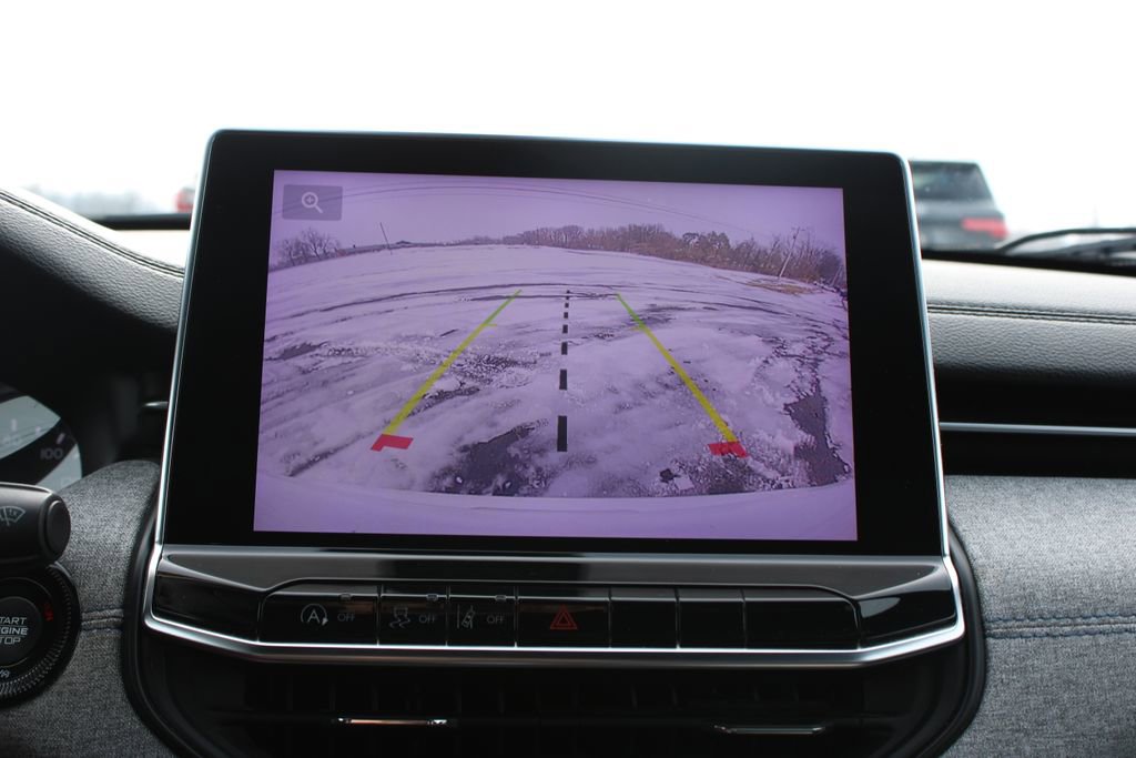 Used 2024 Jeep Compass Latitude image 44