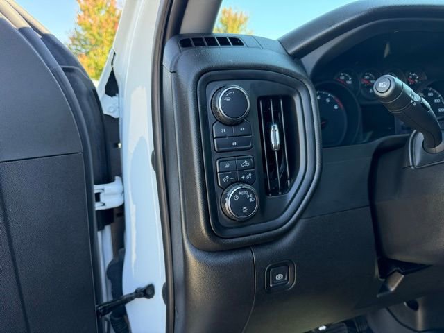 Used 2024 Chevrolet Silverado 2500 Custom w/ Custom Value Package image 31