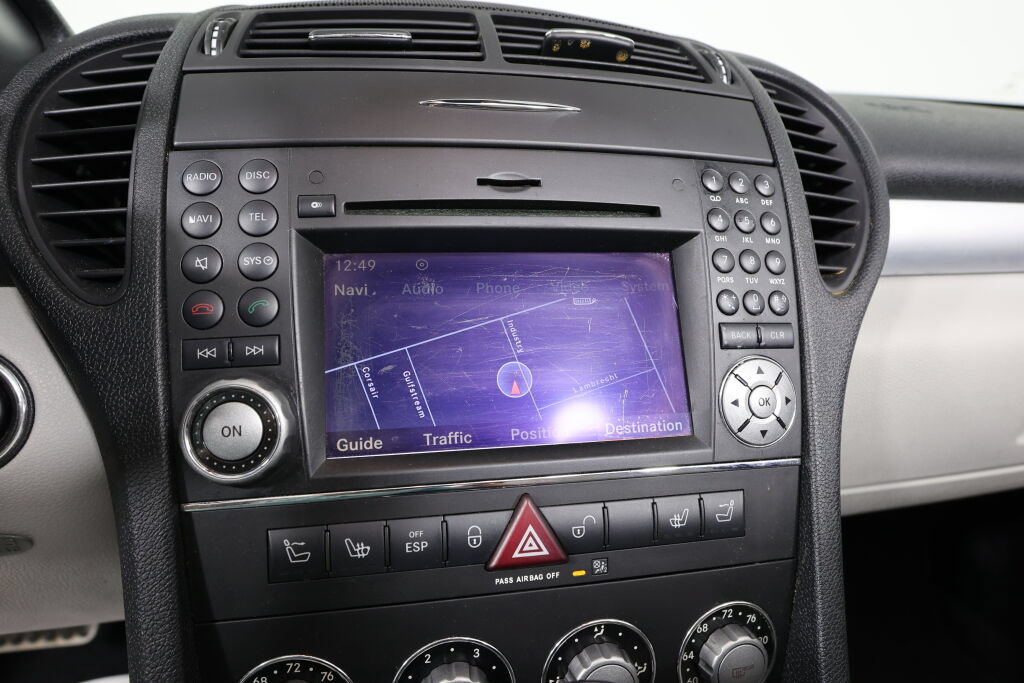 Used 2010 Mercedes-Benz SLK 350 image 25