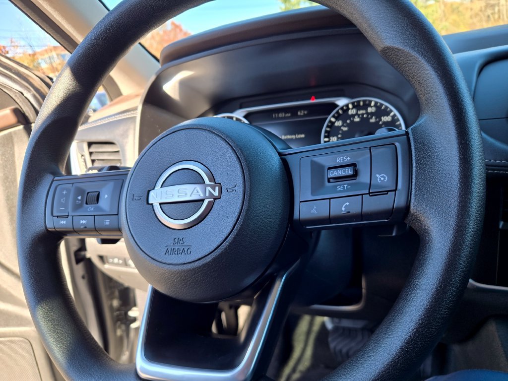 Used 2023 Nissan Rogue S AWD/4WD image 21