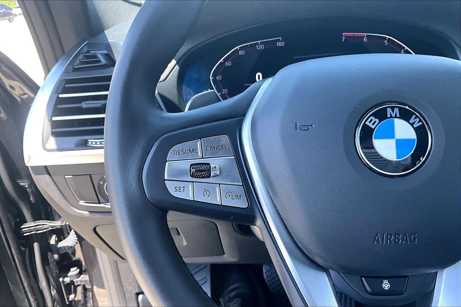 Used 2025 BMW X4 xDrive30i AWD/4WD image 20