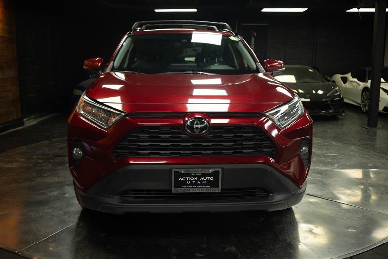 Used 2021 Toyota RAV4 XLE Premium w/ Carpet Mat Package (TMS) FWD image 3