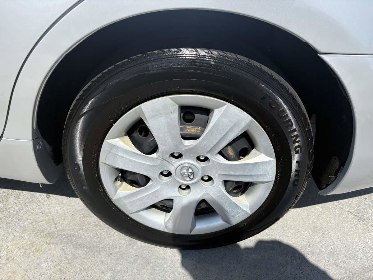 Used 2011 Toyota Camry LE image 12